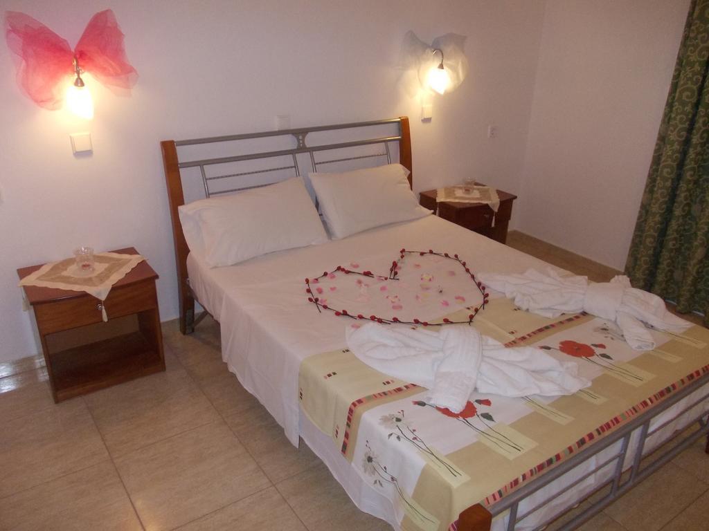 Estelle Hotel Gerakini Bagian luar foto