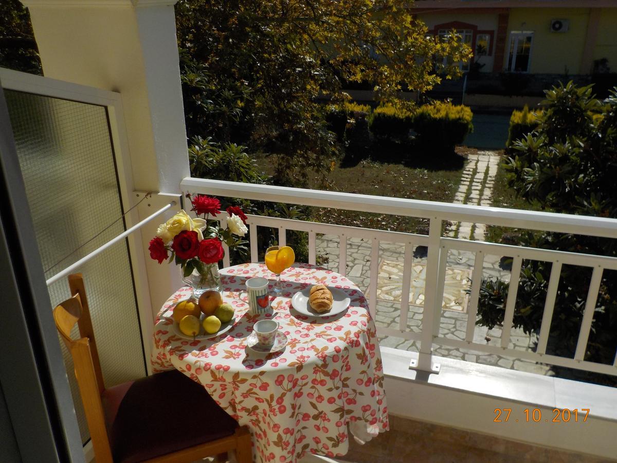 Estelle Hotel Gerakini Bagian luar foto